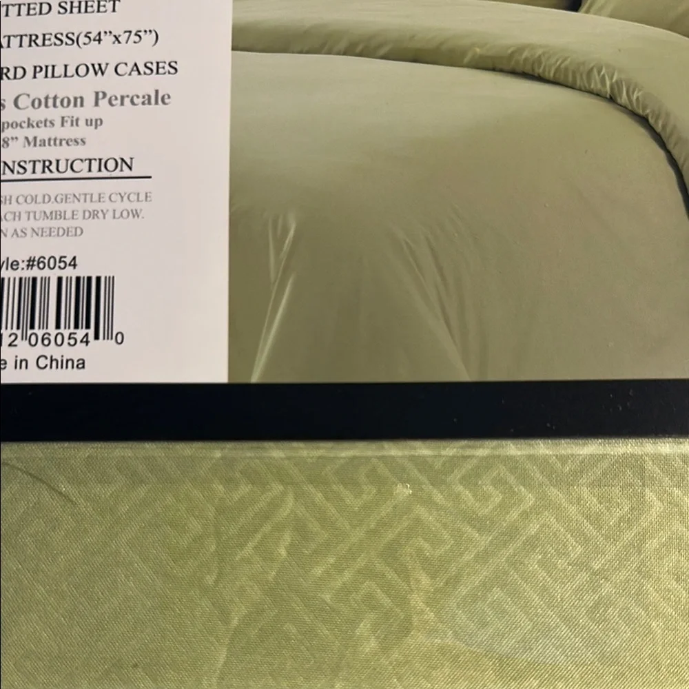 Traditional At Home Green Full 6pc Sheet Set Kiwi Green Embossed Maze Key Print